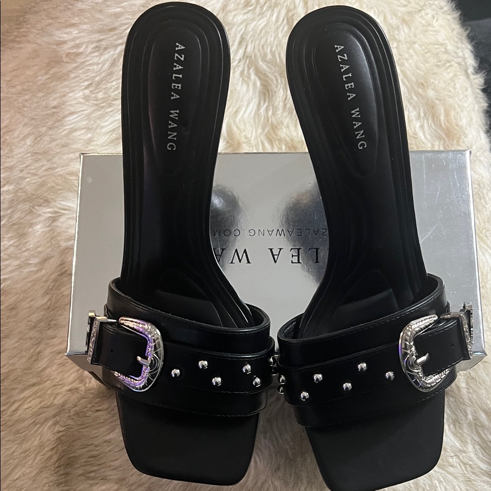 Azalea wang Black Studded Women's Sandals sz 8